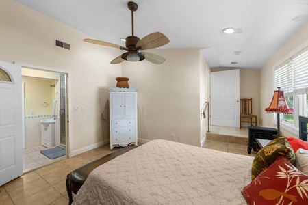 42 Ensuite Bedroom at 290 dunkerhook in paramus nj
