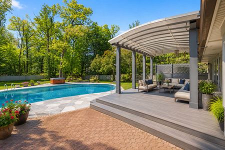 45 Large Covered Deck in Back Yard of 290 Dunkerhook