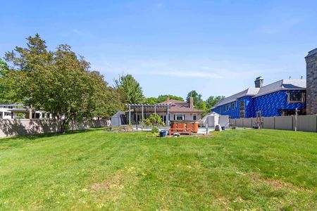 47 Full Back Yard of 290 Dunkerhook