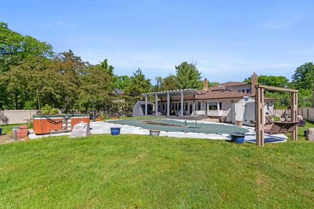 48 large back yard in bergen county with freestanding jacuzzi