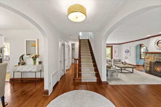 7 Entry Foyer