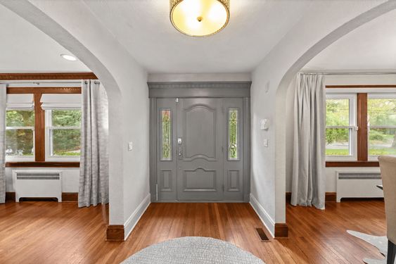8 Front door and arched room dividers