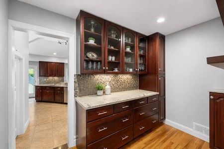 9 290 Dunkerhook Butlers Pantry