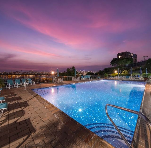 Cliffhouse Pool