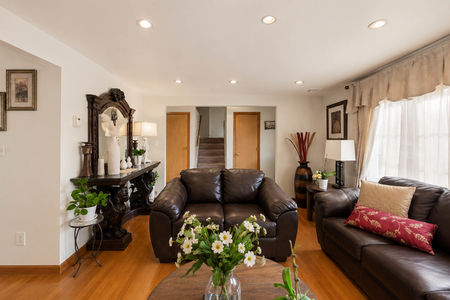 10. 224 US-206 Chester Cozy modern living room setup