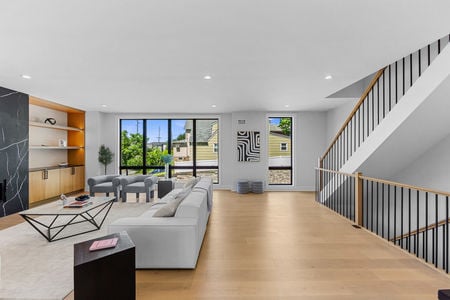 12. 401 Grand Ave Modern Living room Townhouse