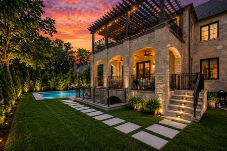 12. 548 Sylvan Pl Haworth Twilight serenity at a luxurious villa