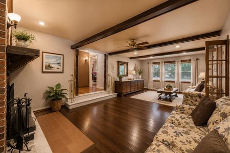 13. 135 Skyline Lakes Dr. Cozy traditional living room retreat