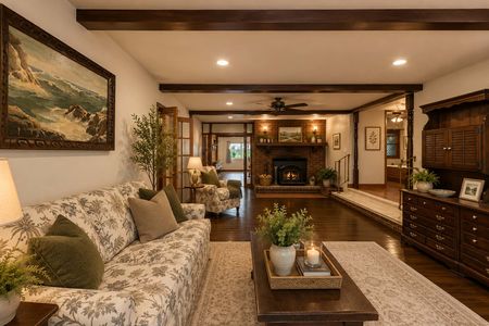 14. 135 Skyline Lakes Dr. Cozy rustic living room ambiance