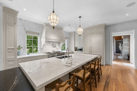 15 548 Sylvan Modern luxury kitchen with marble island