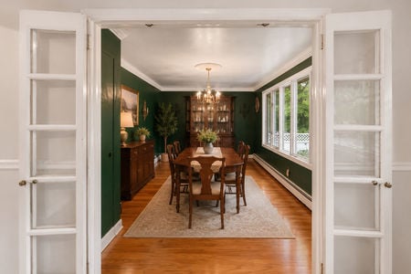 22. 135 Skyline Lakes Dr. Elegant formal dining room interior