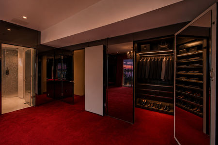 23-31 Casta Bedroom Closet