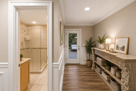 24. 18 Monument Cozy hallway with bathroom and decor