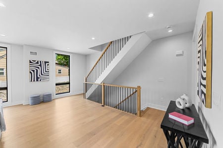 27. 401 Grand Ave 3 floor townhouse