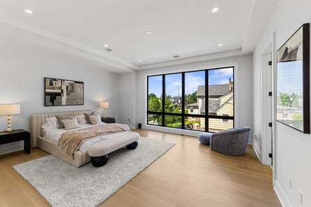 28. 401 Grand Ave. Large bedroom