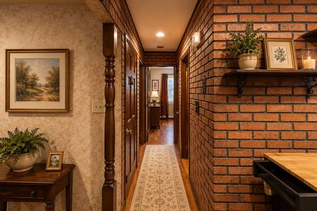 34. 135 Skyline Lakes Dr. Cozy traditional hallway with warm ambiance