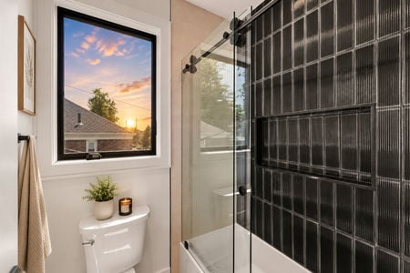 38. 401 Grand Ave. modern bathroom