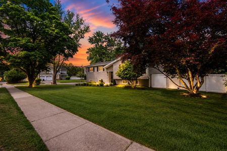 39 34 Middletown Montvale Twilight serenity in suburban tranquility