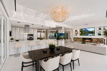 42-31 Casta Modern luxury living