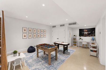 48 548 Sylvan. Pl Modern and minimalist playroom design