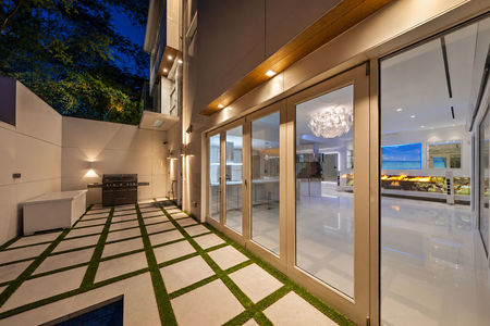 51-31 Casta Modern luxury home at twilight