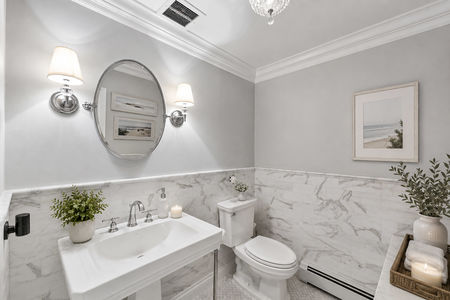 53. 18 Monument Modern spa-inspired bathroom with beach décor