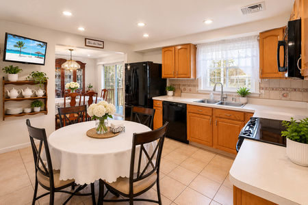 7. 224 US-206 Chester Cozy kitchen with dining nook