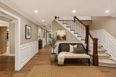 8. 18 Monument Bright and elegant hallway entryway