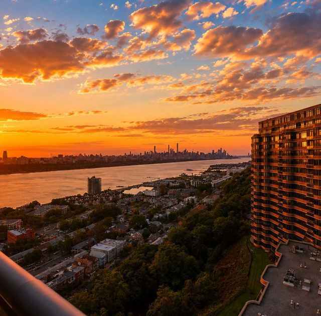 Carlyle Cityscape
