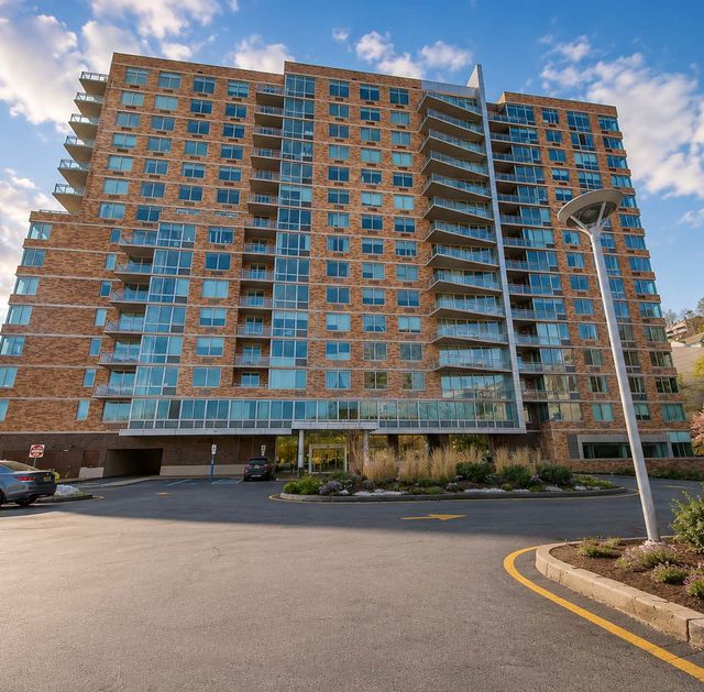 One Hudson Park Front