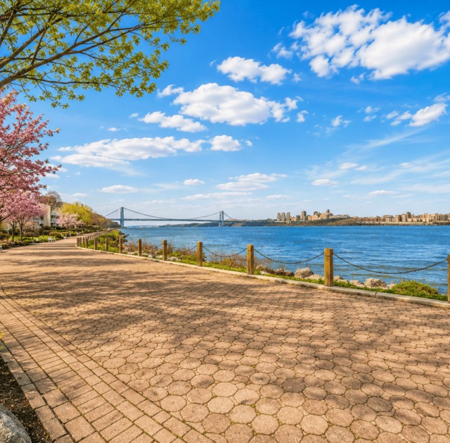 Shelter Bay promenade