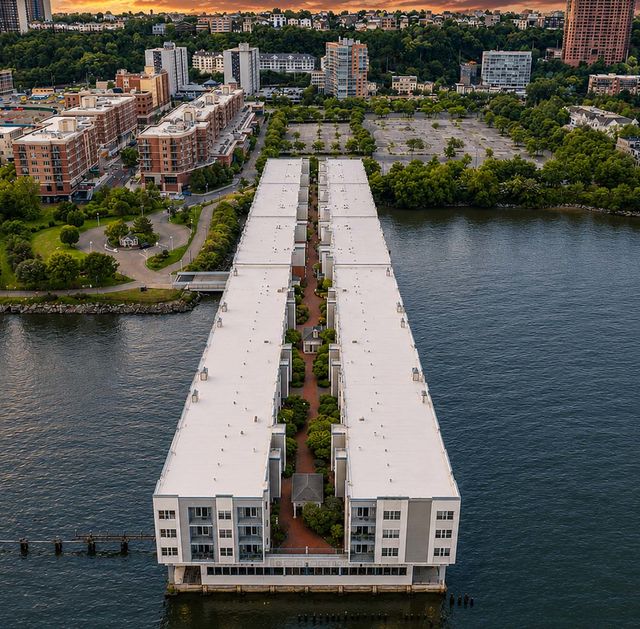 The Promenade Waterfront city