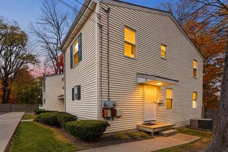 1. 2 Cottage Warm Twilight Suburban Home