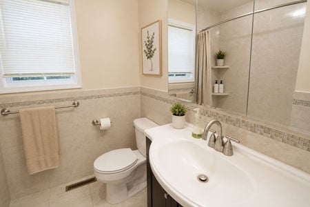11. 2 Cottage Warm Neutral Bathroom Retreat