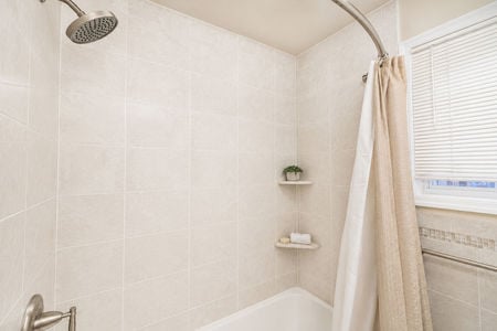 12. 2 Cottage Beige Spa Shower Alcove