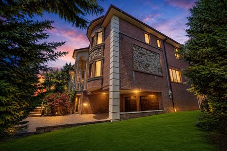 12. 335 Riverdale Twilight elegance in suburban living