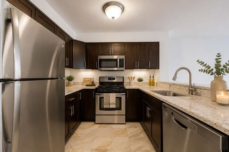 14. 303B Nelson Modern U-shaped kitchen with sleek finishes