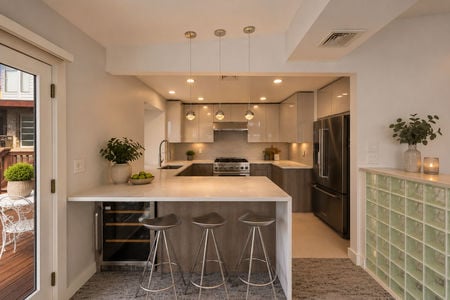 16. 35 Shore Modern kitchen with warm lighting