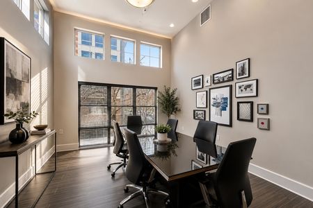 18. 26 Ave Port Imperial Modern minimalist conference room design