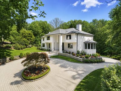 2 Front of 1 lambs lane in cresskill new jersey proper