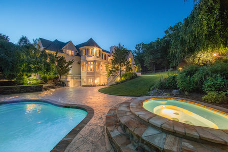 Pool and hot tub at 159 Anderson Ave Alpine NJ Proper
