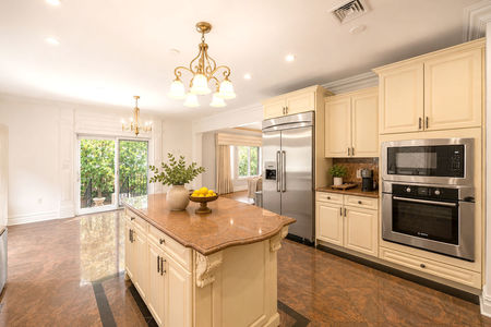 32. 335 Riverdale Elegant modern kitchen with island