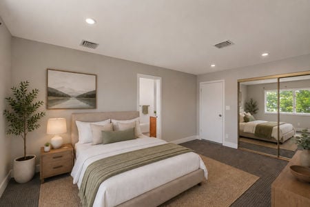 35. 35 Shore Modern minimalist bedroom with greenery