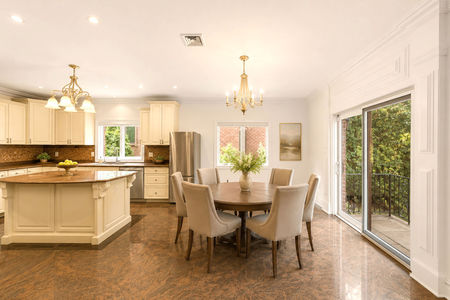 37. 335 Riverdale Elegant open-plan kitchen and dining area