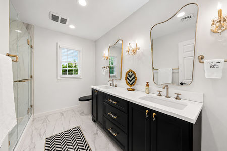37. 5 Gates Pl. Modern luxury bathroom with elegant details