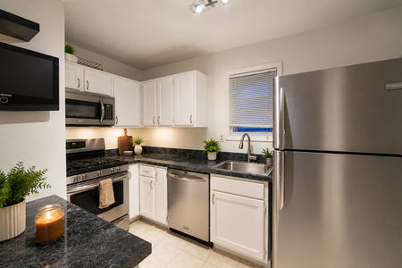 4. 2 Cottage Modern U-Shaped Kitchen with Warm Accents
