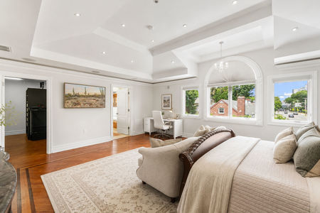 42. 335 Riverdale Elegant and airy master bedroom design