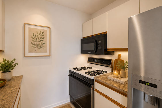 5 Kings Cozy minimalist kitchen with green accents