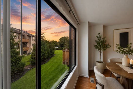 5 Kings Sunset dining nook with greenery