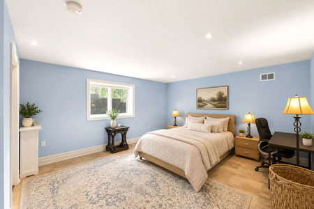 64. 335 Riverdale Cozy modern bedroom with home office